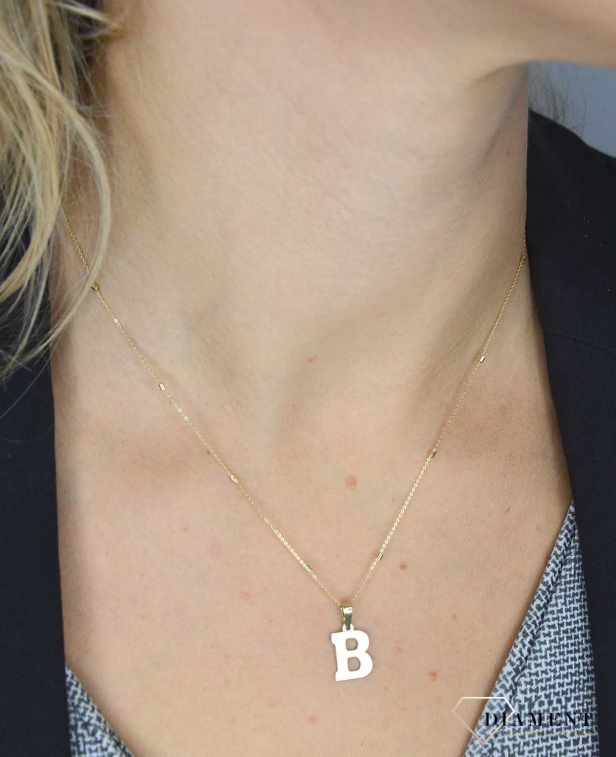 Złota zawieszka 333 literka B 1,2 cm.jpg